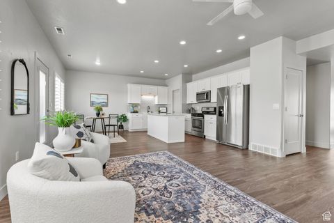 Tiny photo for 258 E 1500 N, Harrisville, UT 84404 (MLS # 2111588)