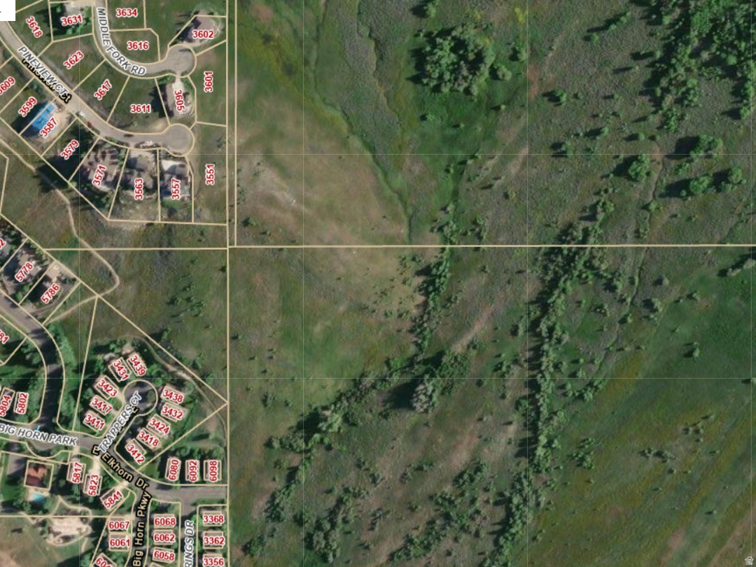 THE HIGHLANDS - Land