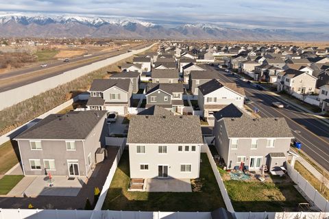 Tiny photo for 1614 W PARKVIEW DR, Syracuse, UT 84075 (MLS # 2144318)