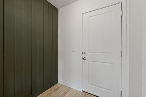 Tiny photo for 1614 W PARKVIEW DR, Syracuse, UT 84075 (MLS # 2144318)