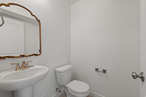 Tiny photo for 1614 W PARKVIEW DR, Syracuse, UT 84075 (MLS # 2144318)