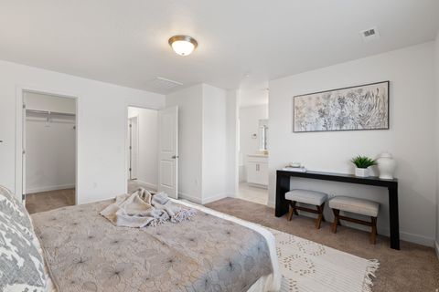 Tiny photo for 1614 W PARKVIEW DR, Syracuse, UT 84075 (MLS # 2144318)