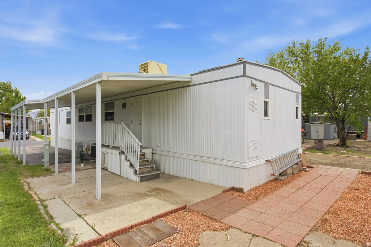 MOUNTAIN VIEW MHC - Residential