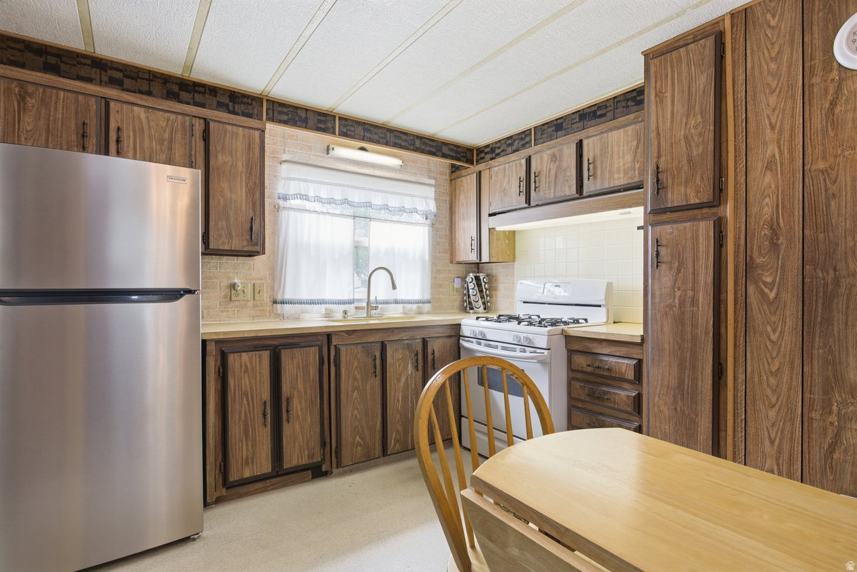 MOUNTAIN VIEW MHC - Residential