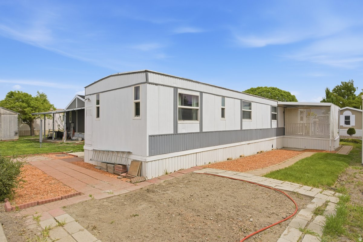 MOUNTAIN VIEW MHC - Residential