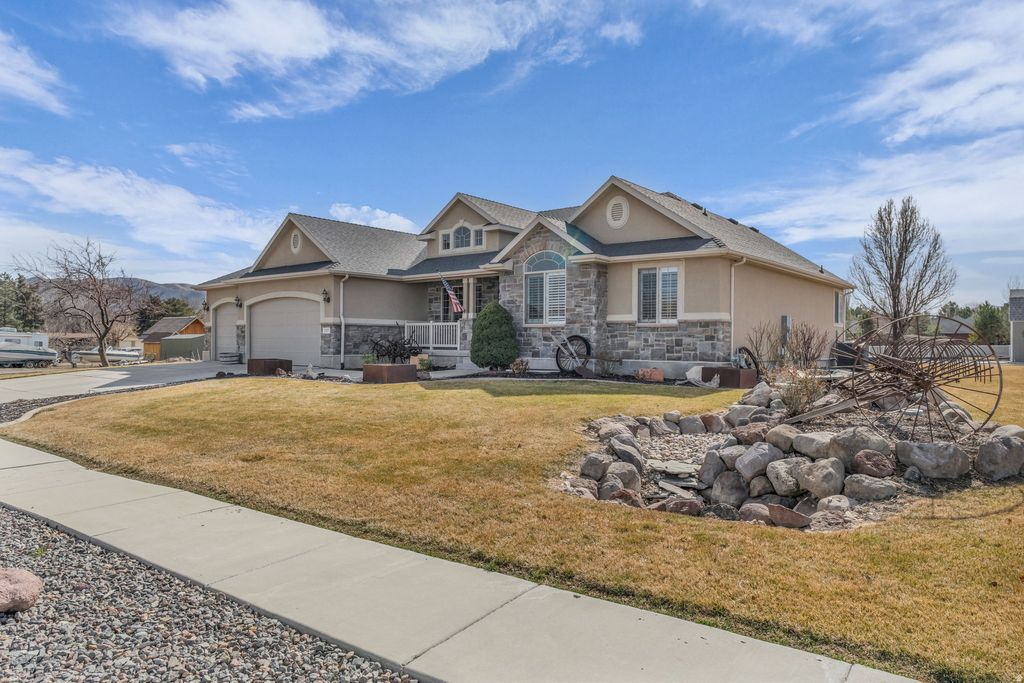 Photo of 2257 W 14095 S, Bluffdale, UT 84065 (MLS # 2140382)
