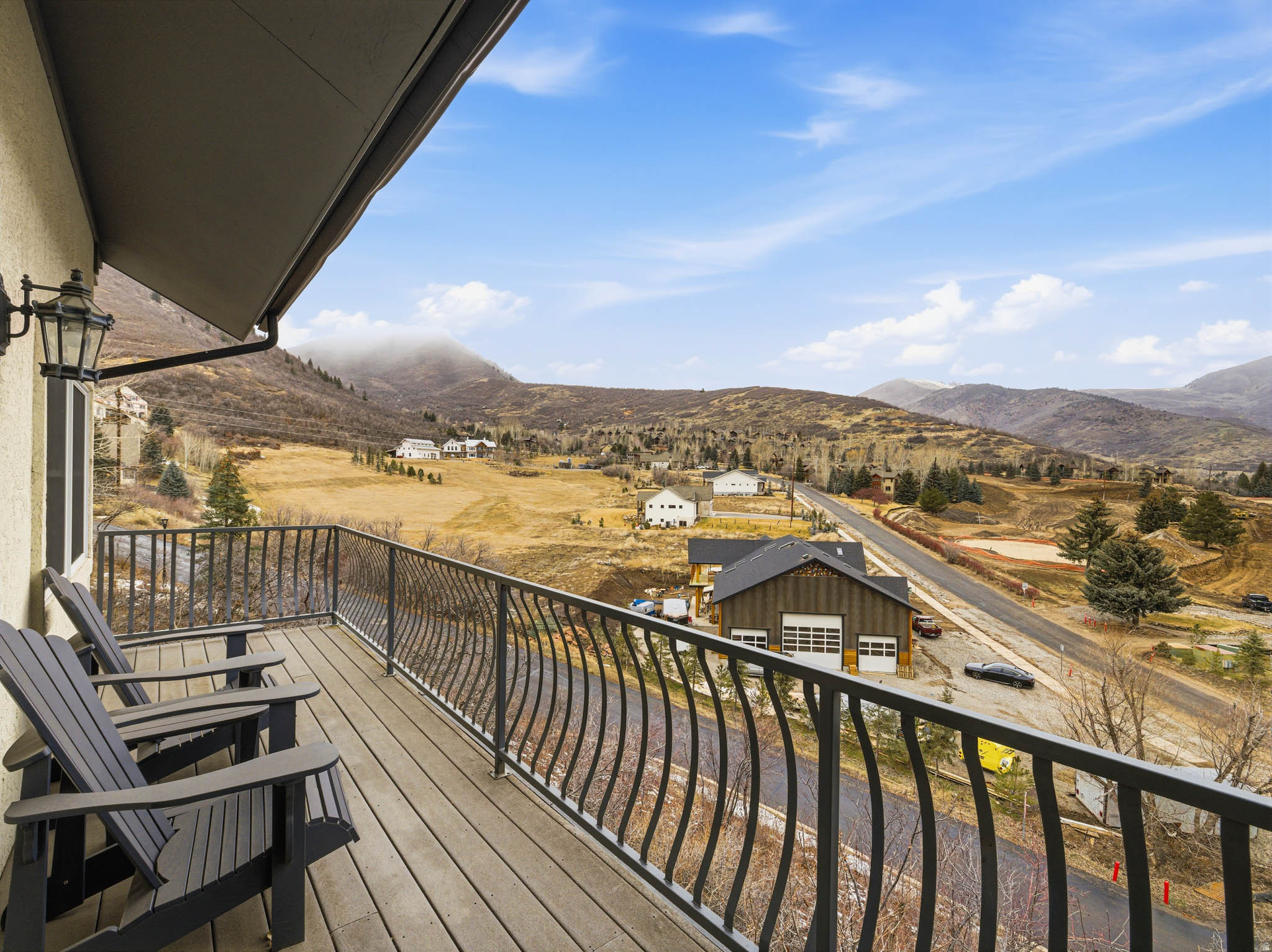 SWISS OAKS - Residential