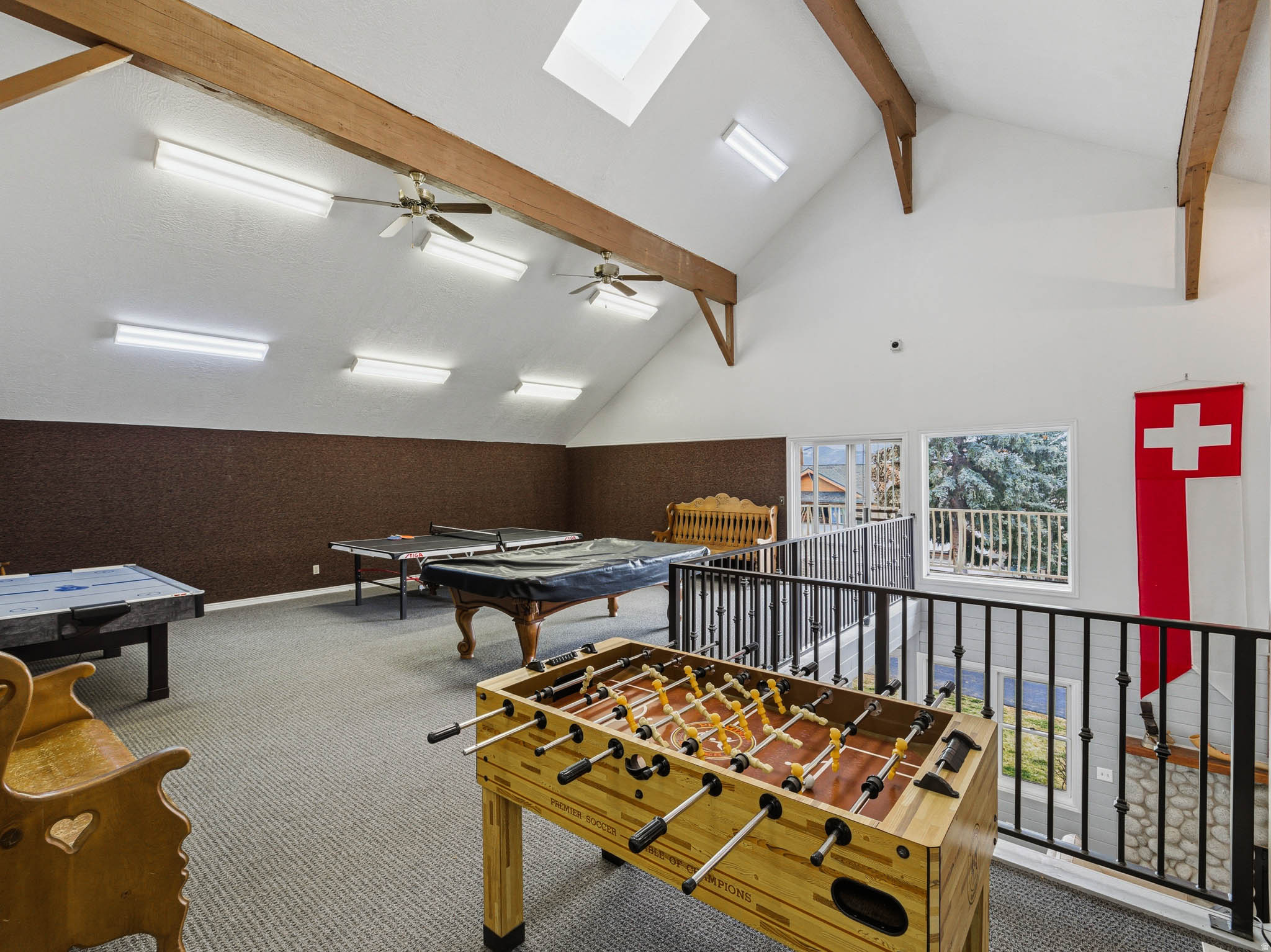 SWISS OAKS - Residential