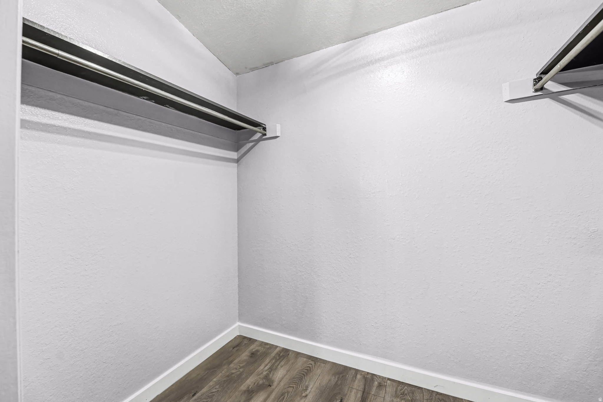 BENCHMARK VILLAGE - Residential