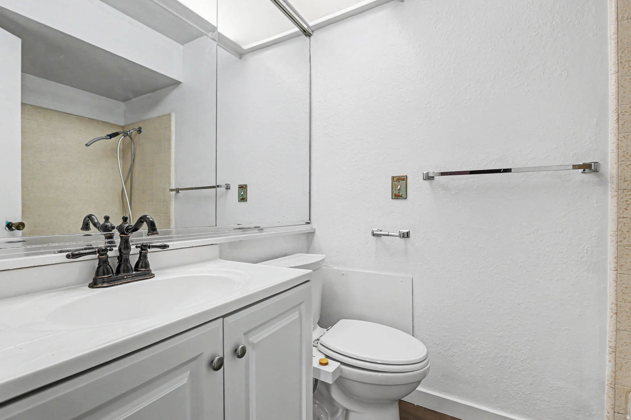 BENCHMARK VILLAGE - Residential