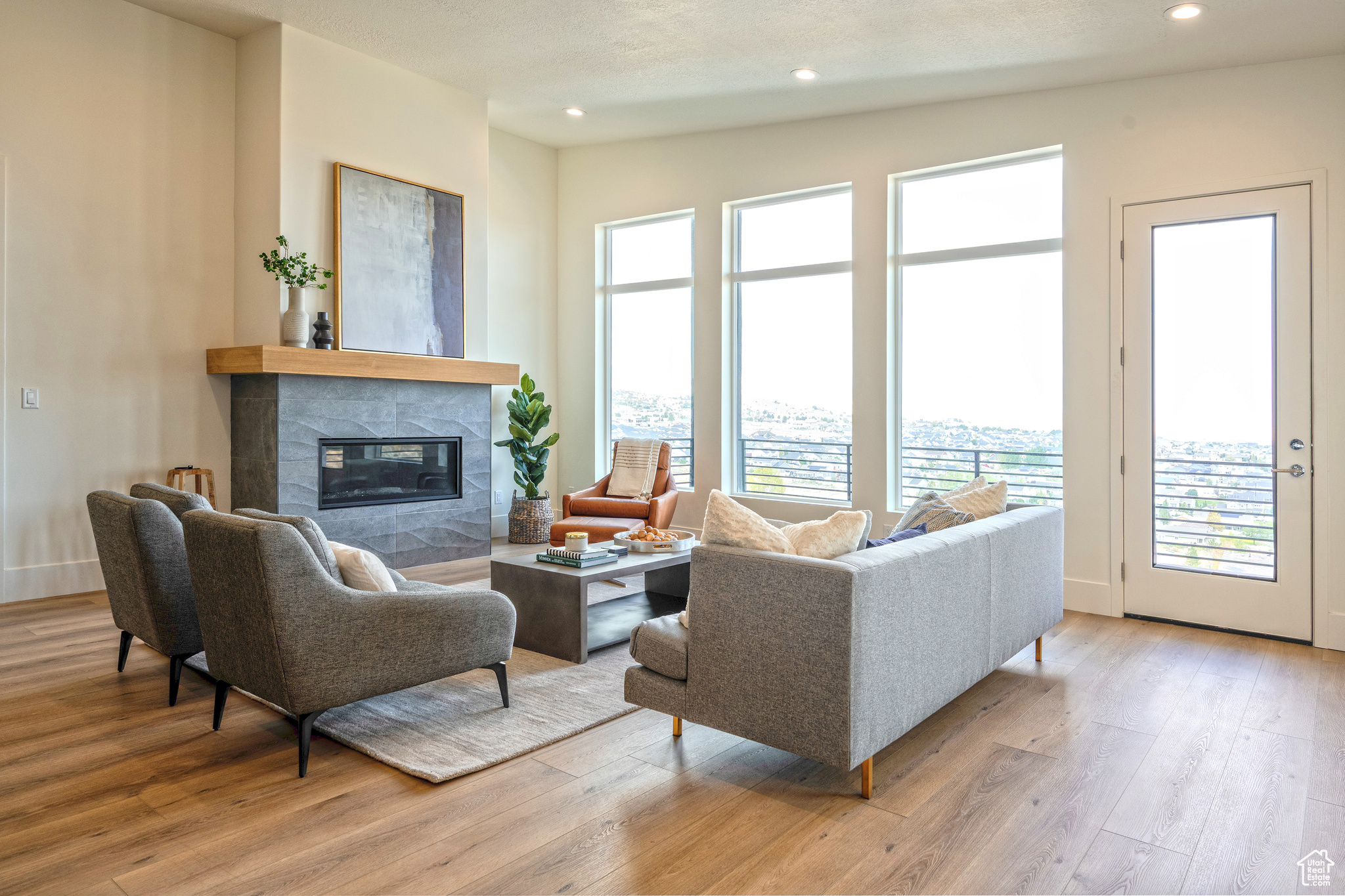 RIDGES AT ROSE CANYON - Residential