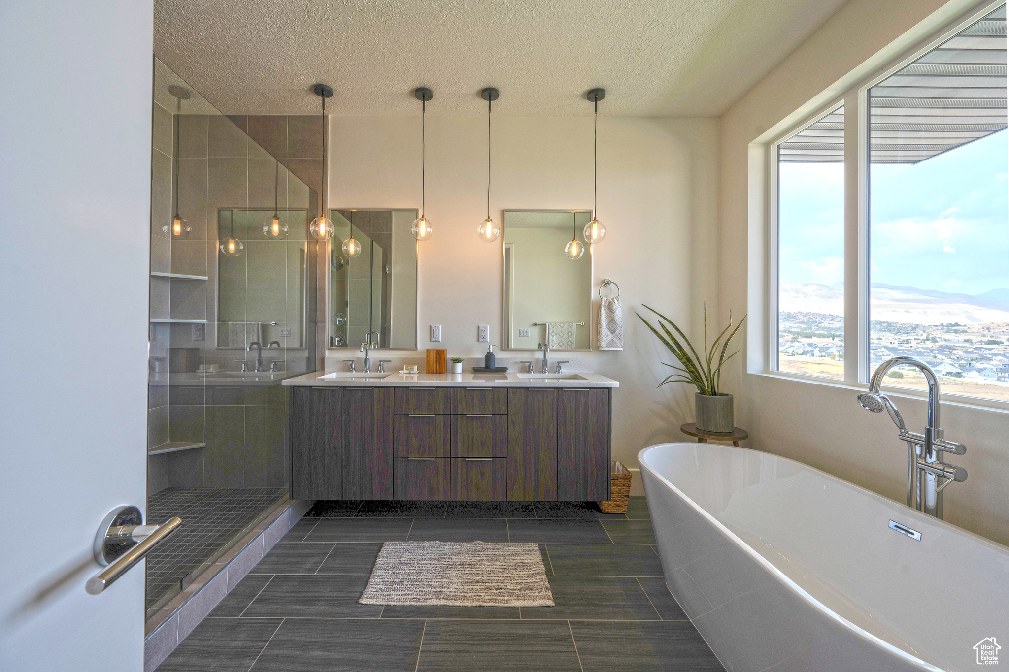 RIDGES AT ROSE CANYON - Residential