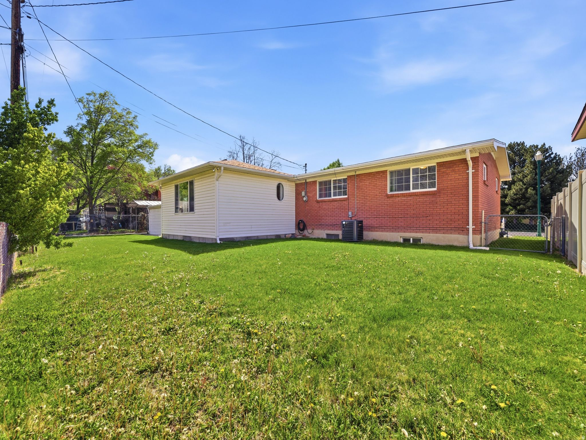 LUGAR BUENA PARK - Residential