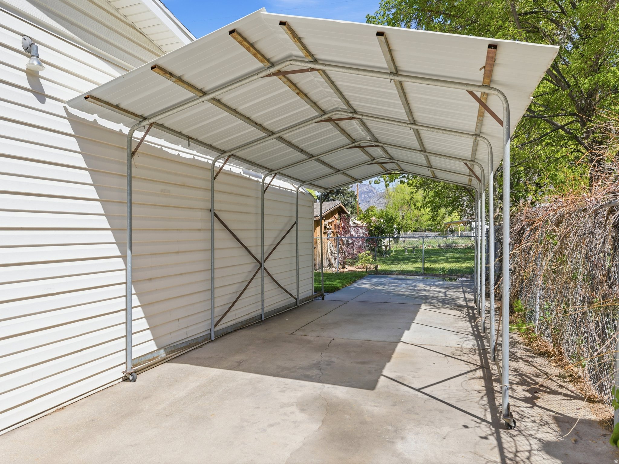 LUGAR BUENA PARK - Residential