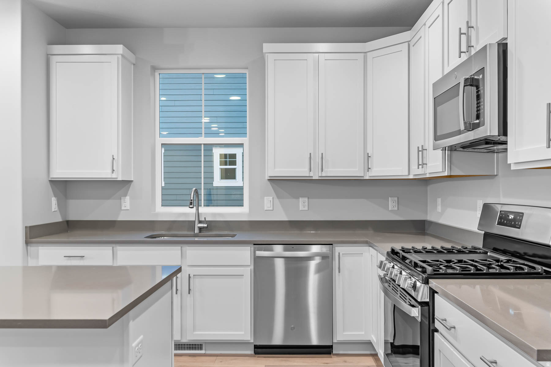 HOLBROOK FARMS 320 - Residential