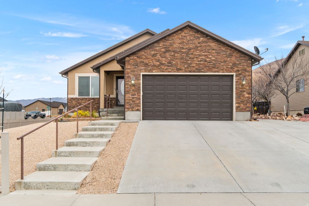 Photo of 1087 S 1010 W, Tooele, UT 84074 (MLS # 2137358)