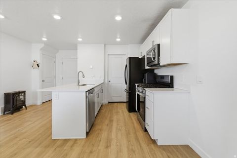 Tiny photo for 1194 W SUMMIT PKWY, Santaquin, UT 84655 (MLS # 2145625)