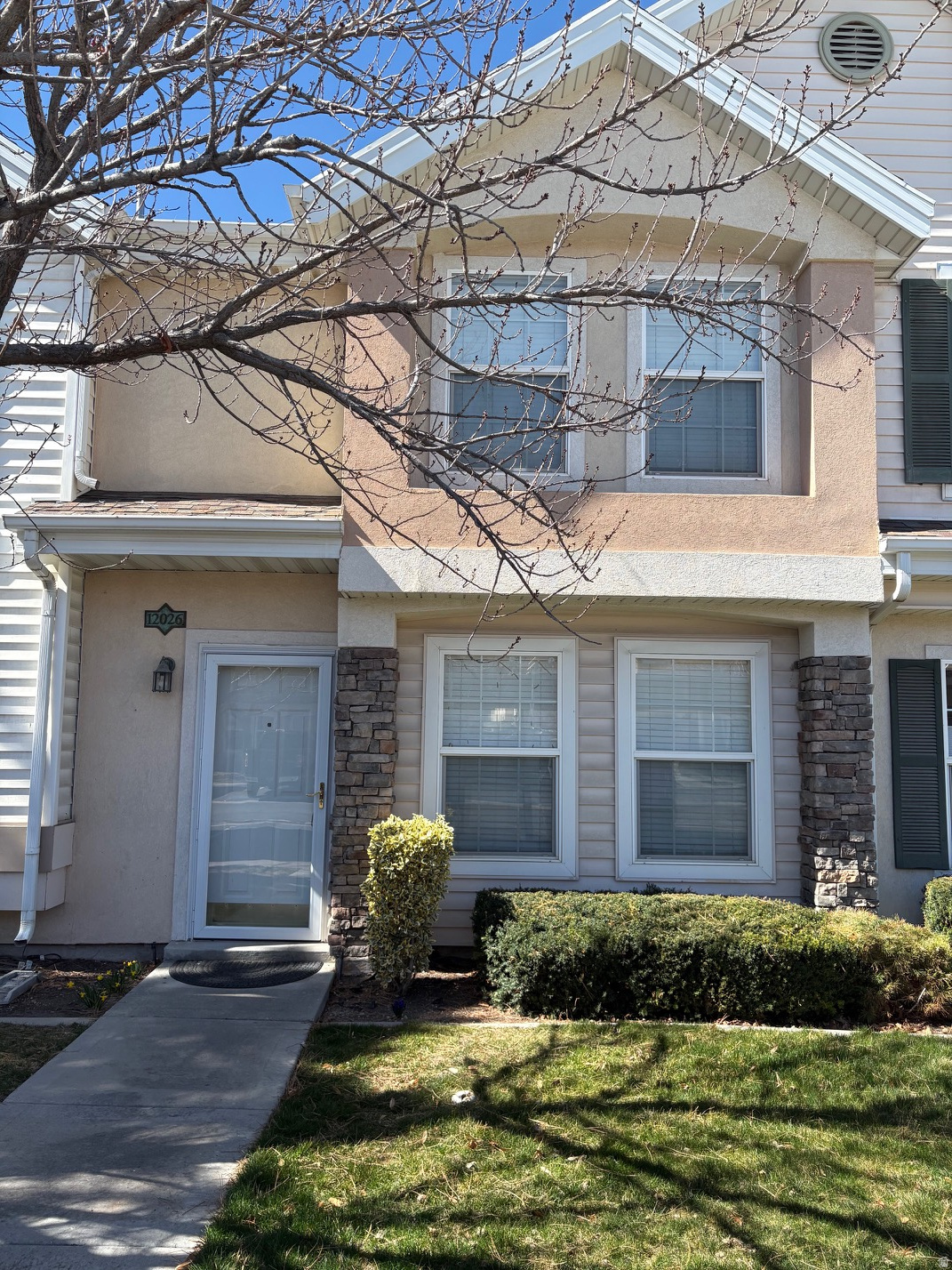 SOUTH WILLOW CREEK - Residential