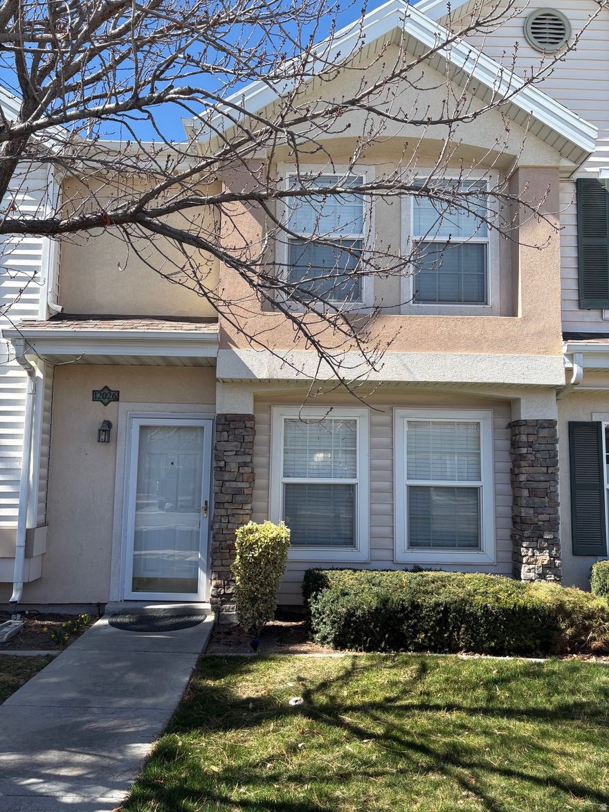 Charming Townhome in highly sought after community located in the heart of Draper. Two Master Bedrooms, each with its own full bathroom. Fully fenced  private backyard that is great for kids, pets or a private outdoor dinning experience! Community has a pool, gym, clubhouse, and playground. HOA includes internet, cable, water, trash, and landscaping. Great location just minutes from I-15, hiking/biking  trails  and within walking distance to Draper Peaks Shopping Center, Draper Cinemark, Cowabunga Bay.