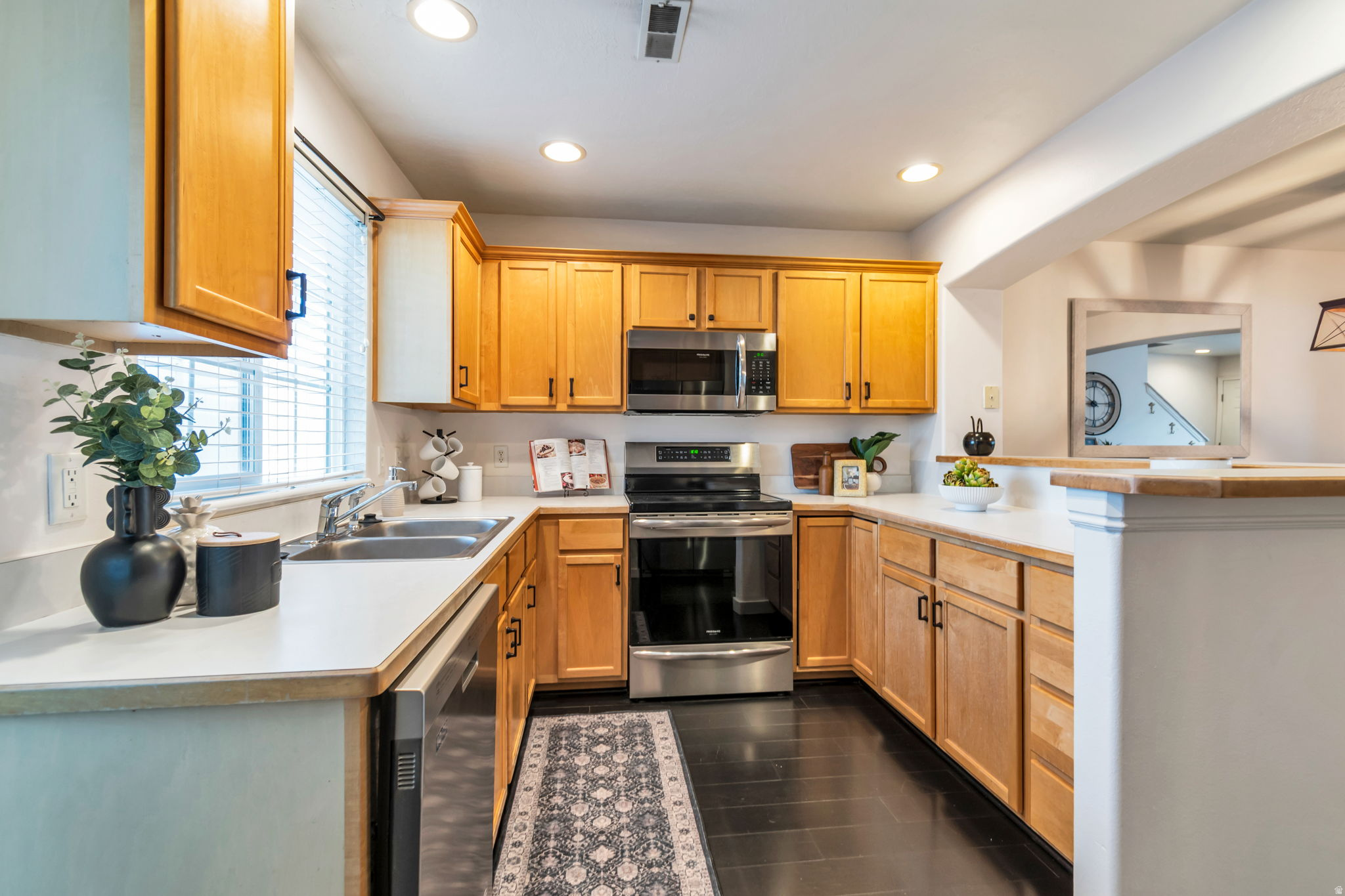 SOUTH WILLOW CREEK - Residential