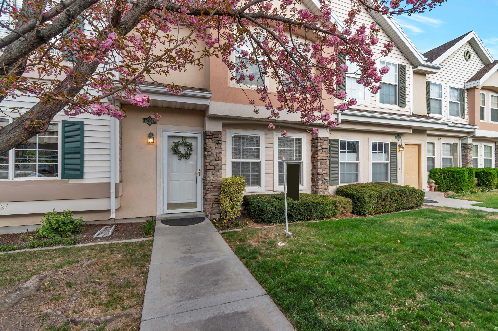 SOUTH WILLOW CREEK - Residential