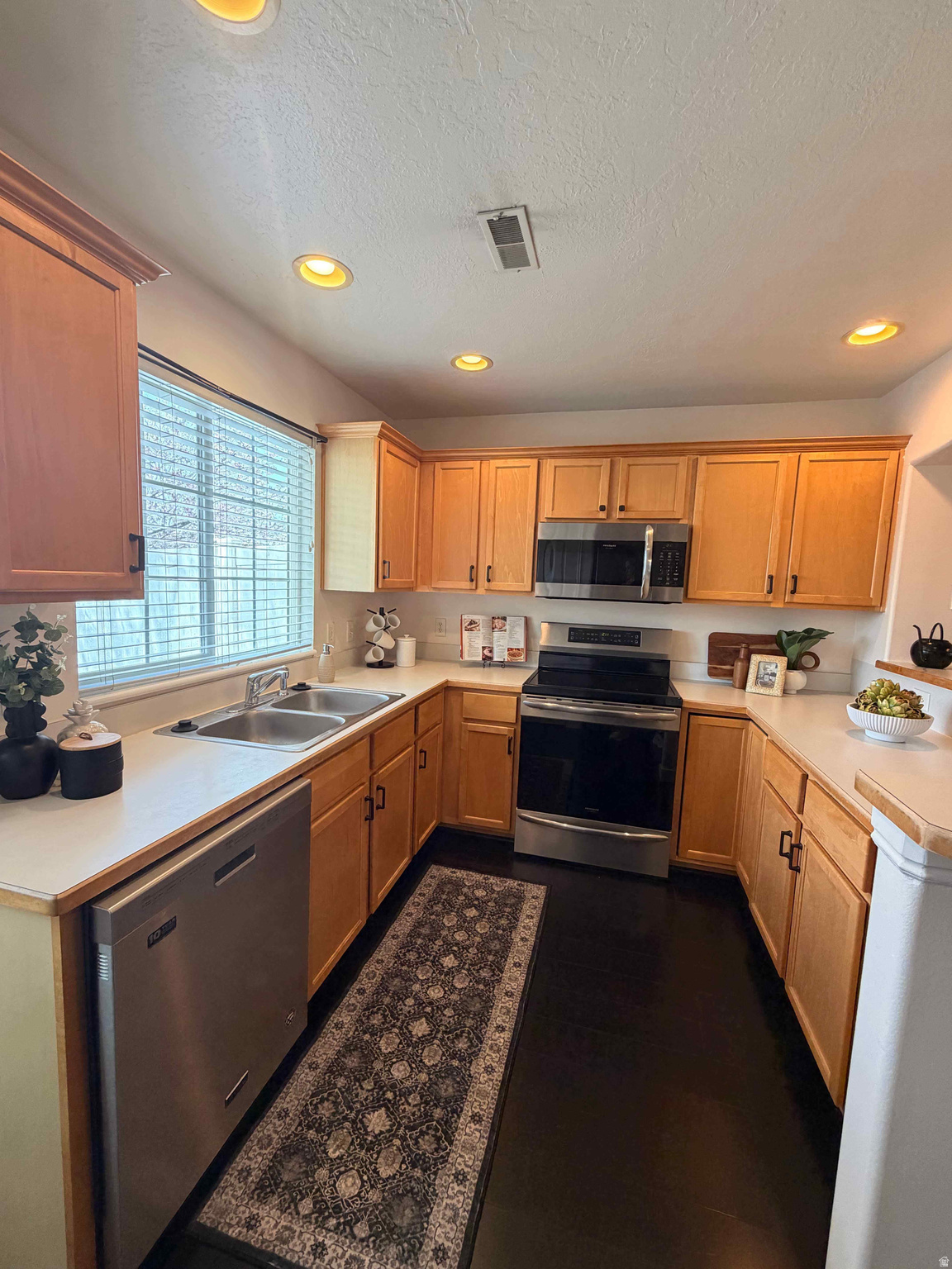 SOUTH WILLOW CREEK - Residential