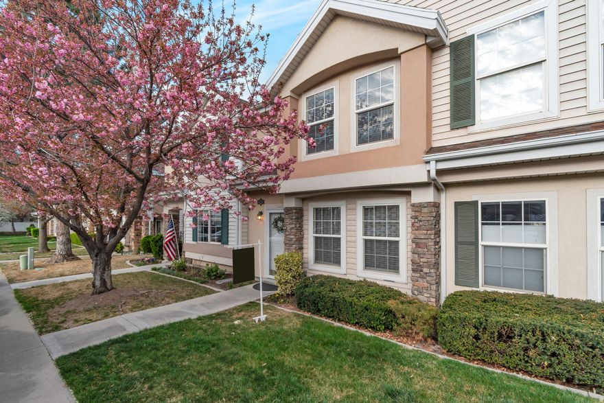 Charming Townhome in highly sought after community located in the heart of Draper. Two Master Bedrooms, each with its own full bathroom. Fully fenced  private backyard that is great for kids, pets or a private outdoor dinning experience! Community has a pool, gym, clubhouse, and playground. HOA includes internet, cable, water, trash, and landscaping. Great location just minutes from I-15, hiking/biking  trails  and within walking distance to Draper Peaks Shopping Center, Draper Cinemark, Cowabunga Bay.