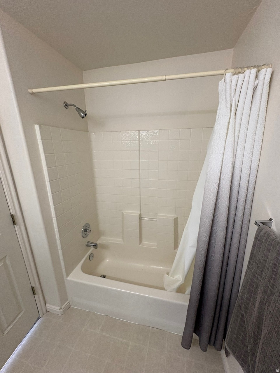 SOUTH WILLOW CREEK - Residential