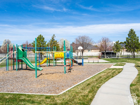 SOUTH WILLOW CREEK - Residential