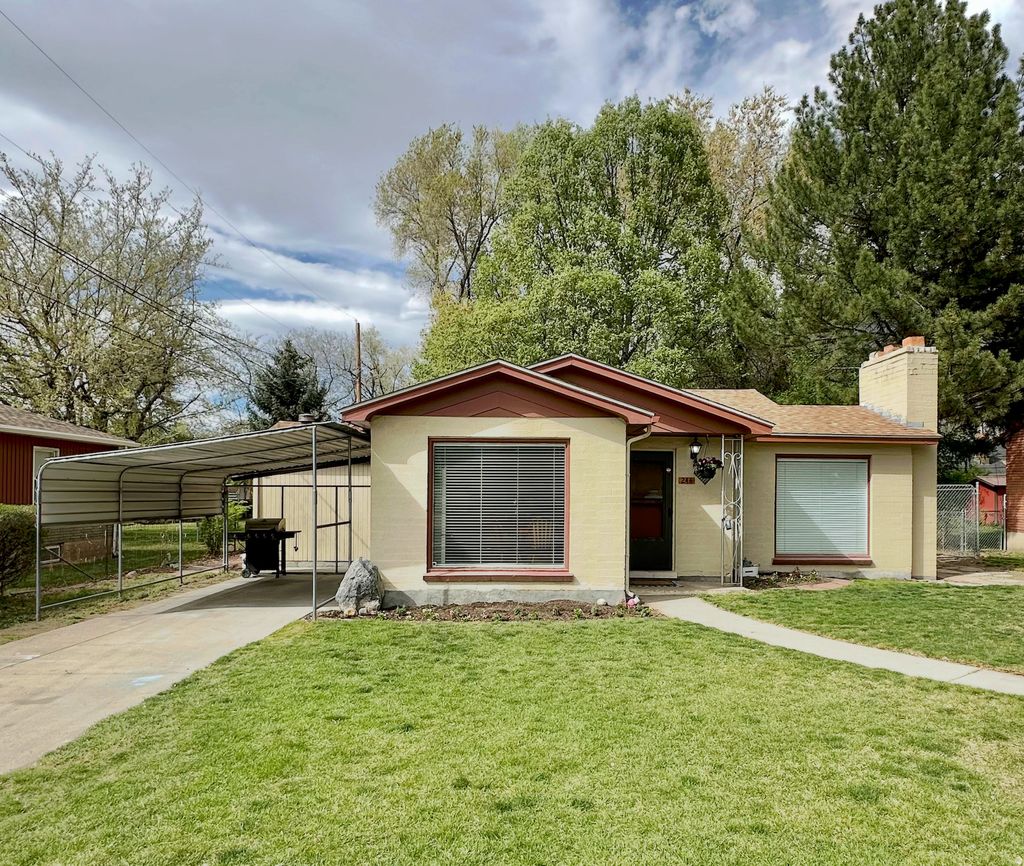 Photo of 244 W CENTER ST, Springville, UT 84663 (MLS # 2149831)
