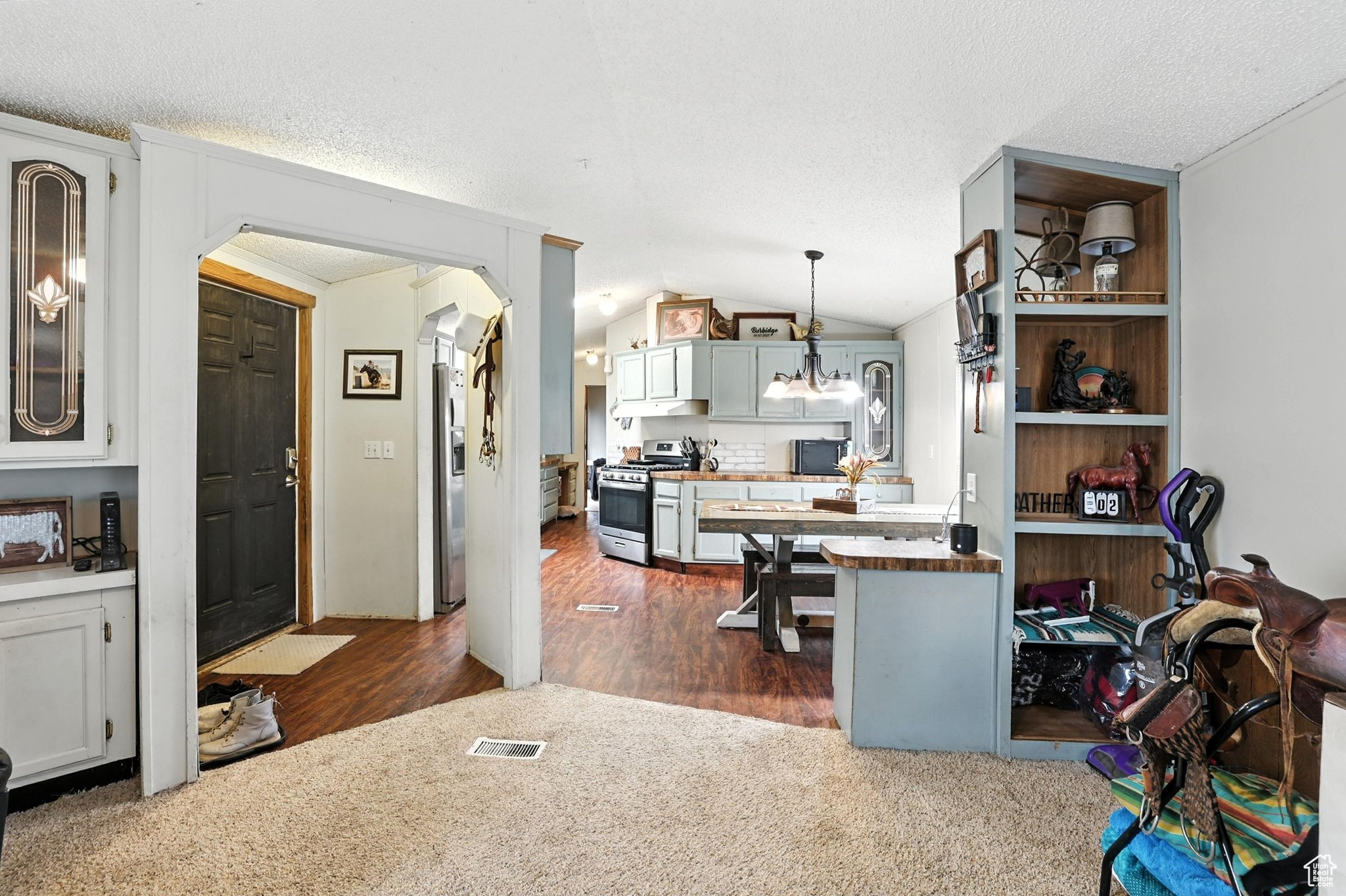 Tremonton, Utah 84337, United States, 3 Bedrooms Bedrooms, ,2 BathroomsBathrooms,Residential,Active,182201