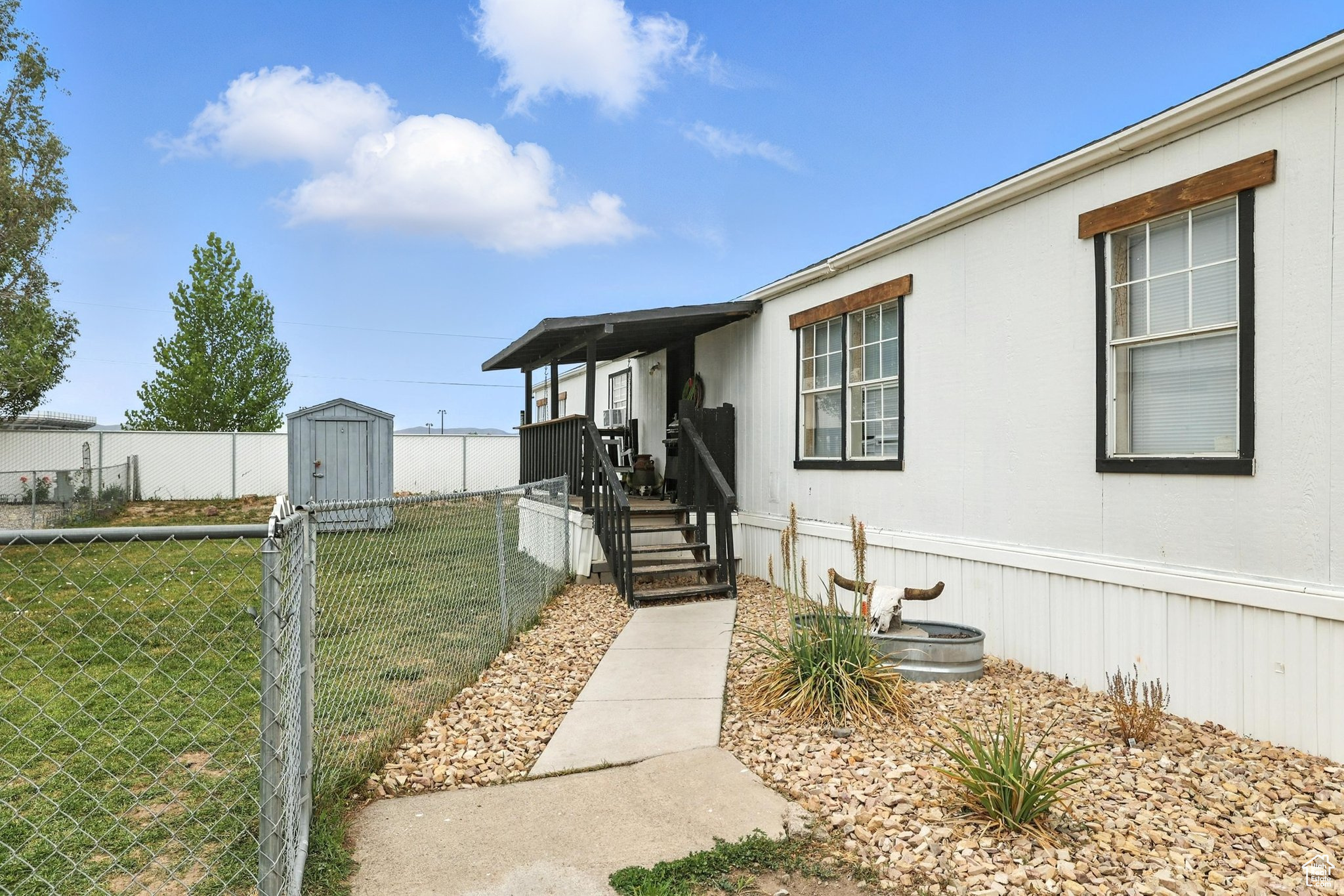 TOWN AND COUNTRY ESTATES - Residential