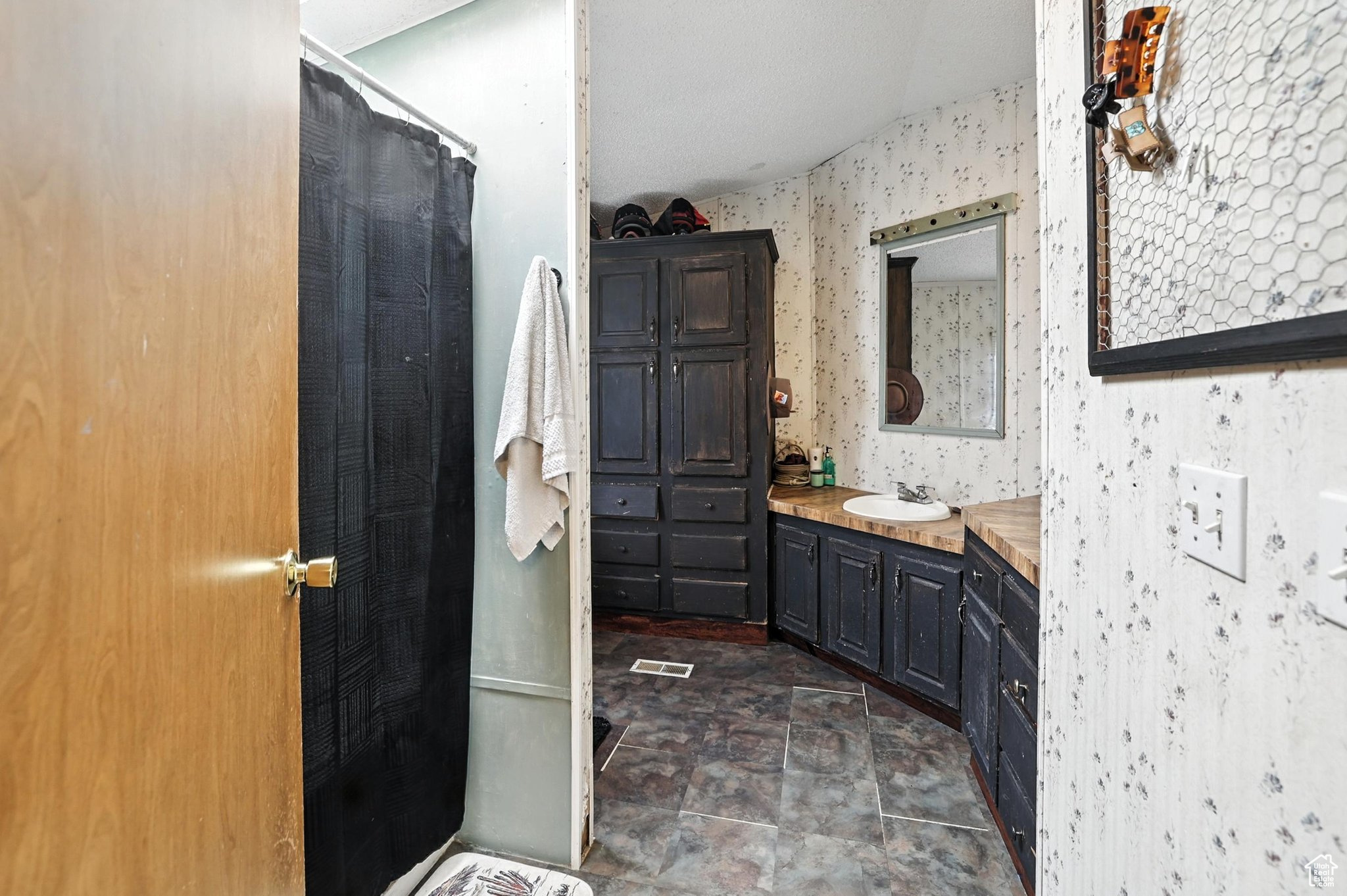 Tremonton, Utah 84337, United States, 3 Bedrooms Bedrooms, ,2 BathroomsBathrooms,Residential,Active,182201