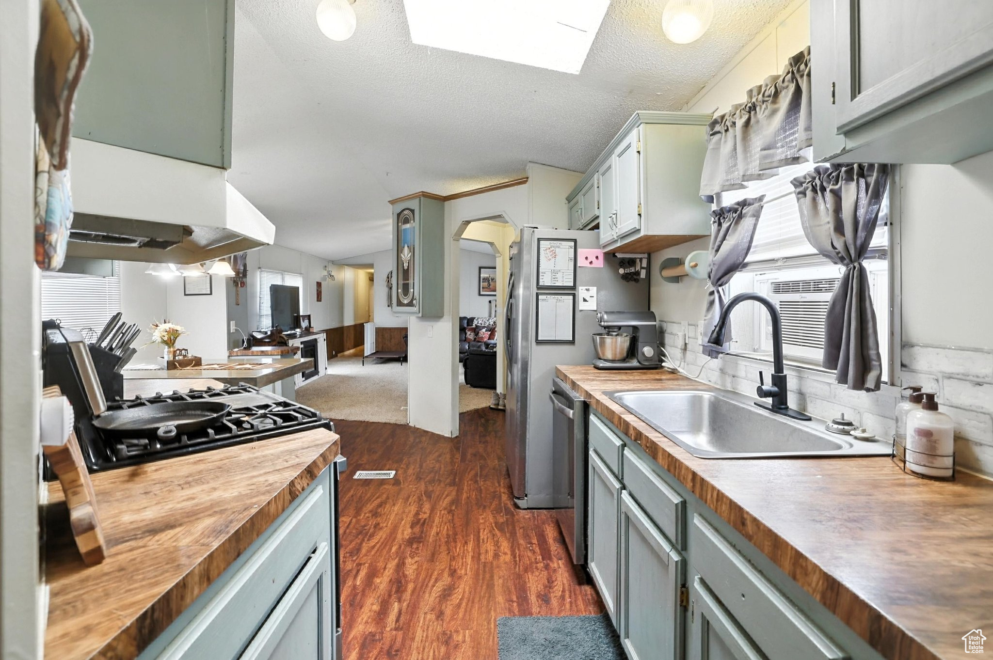 Tremonton, Utah 84337, United States, 3 Bedrooms Bedrooms, ,2 BathroomsBathrooms,Residential,Active,182201