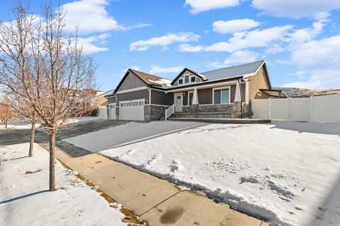 Tiny photo for 7127 W HAWK VIEW WAY S, West Jordan, UT 84081 (MLS # 2131461)