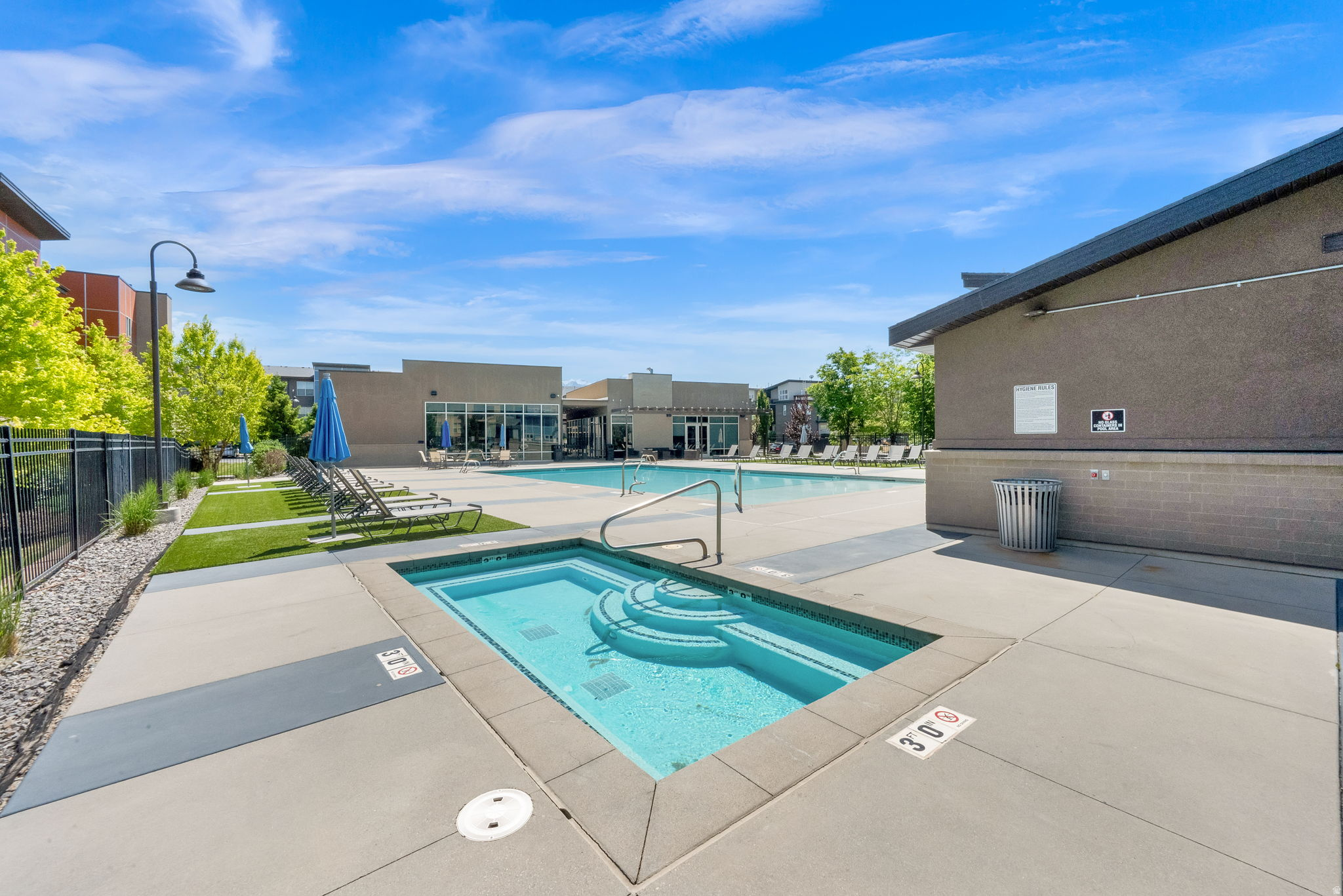 ROOFTOPS AT 78 - Residential
