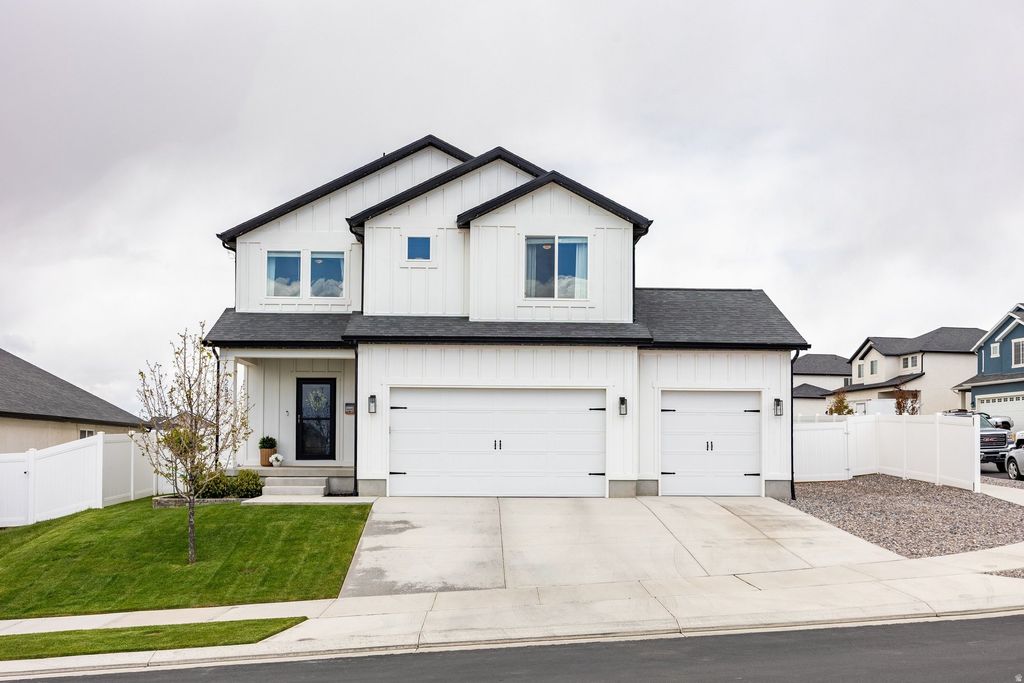 Photo of 2857 E CARRIAGE HILL DR, Eagle Mountain, UT 84005 (MLS # 2154076)