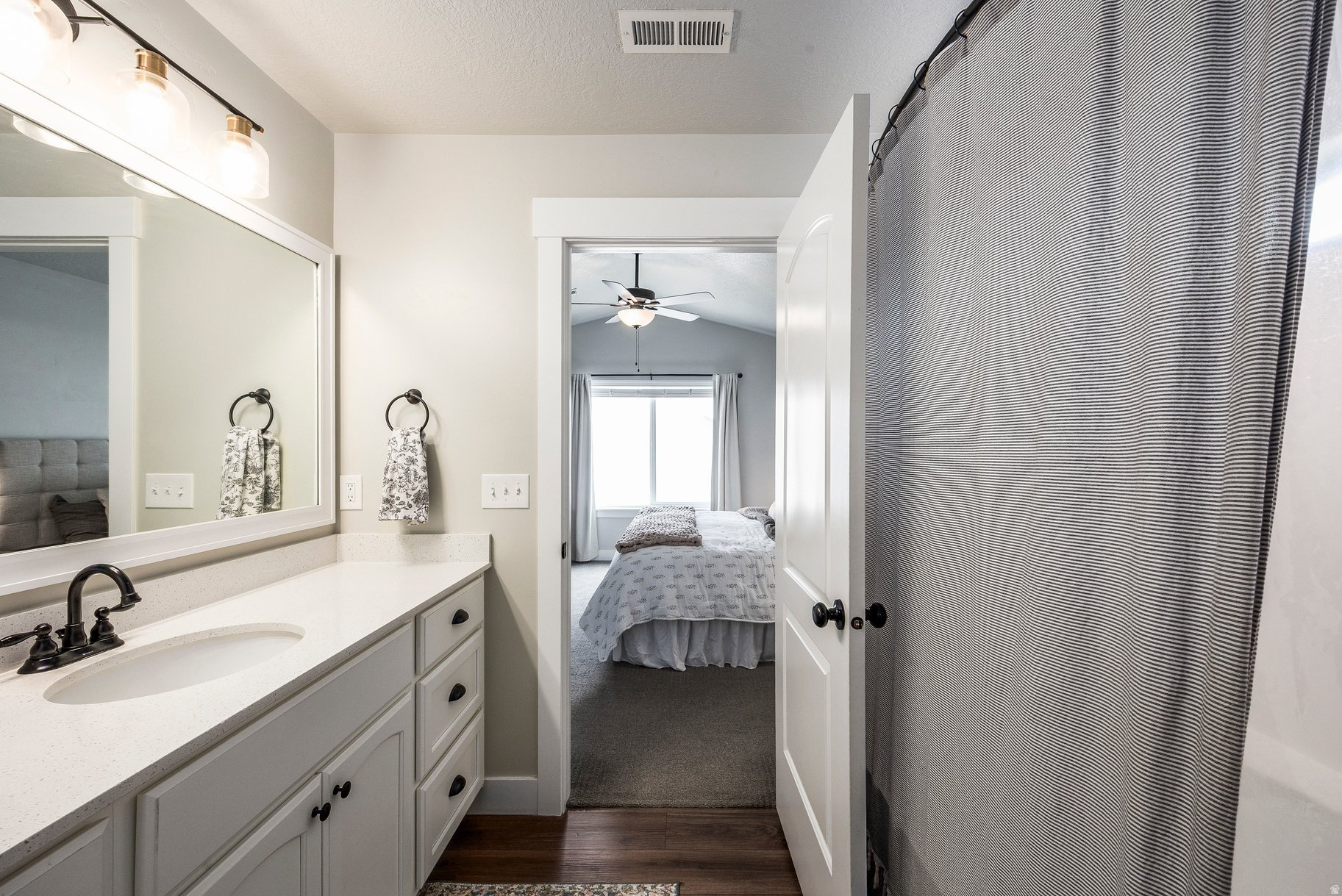 EAGLE POINT - Residential