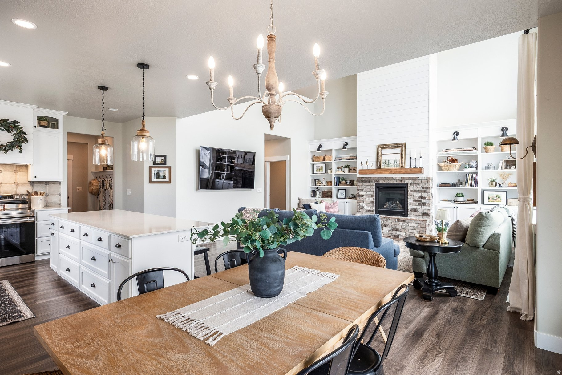 EAGLE POINT - Residential