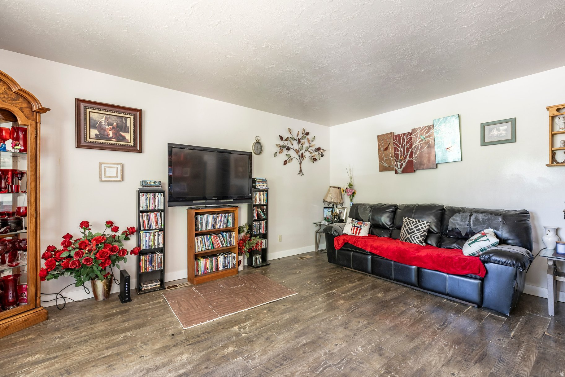 PARKWOOD ESTATES - Residential Income