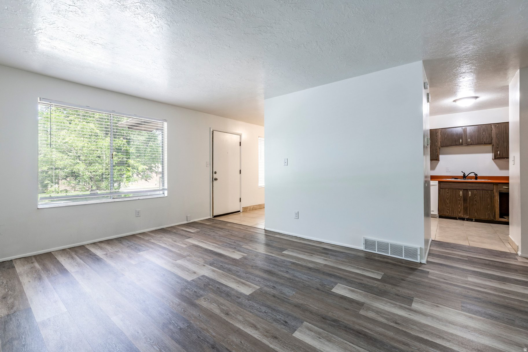 PARKWOOD ESTATES - Residential Income
