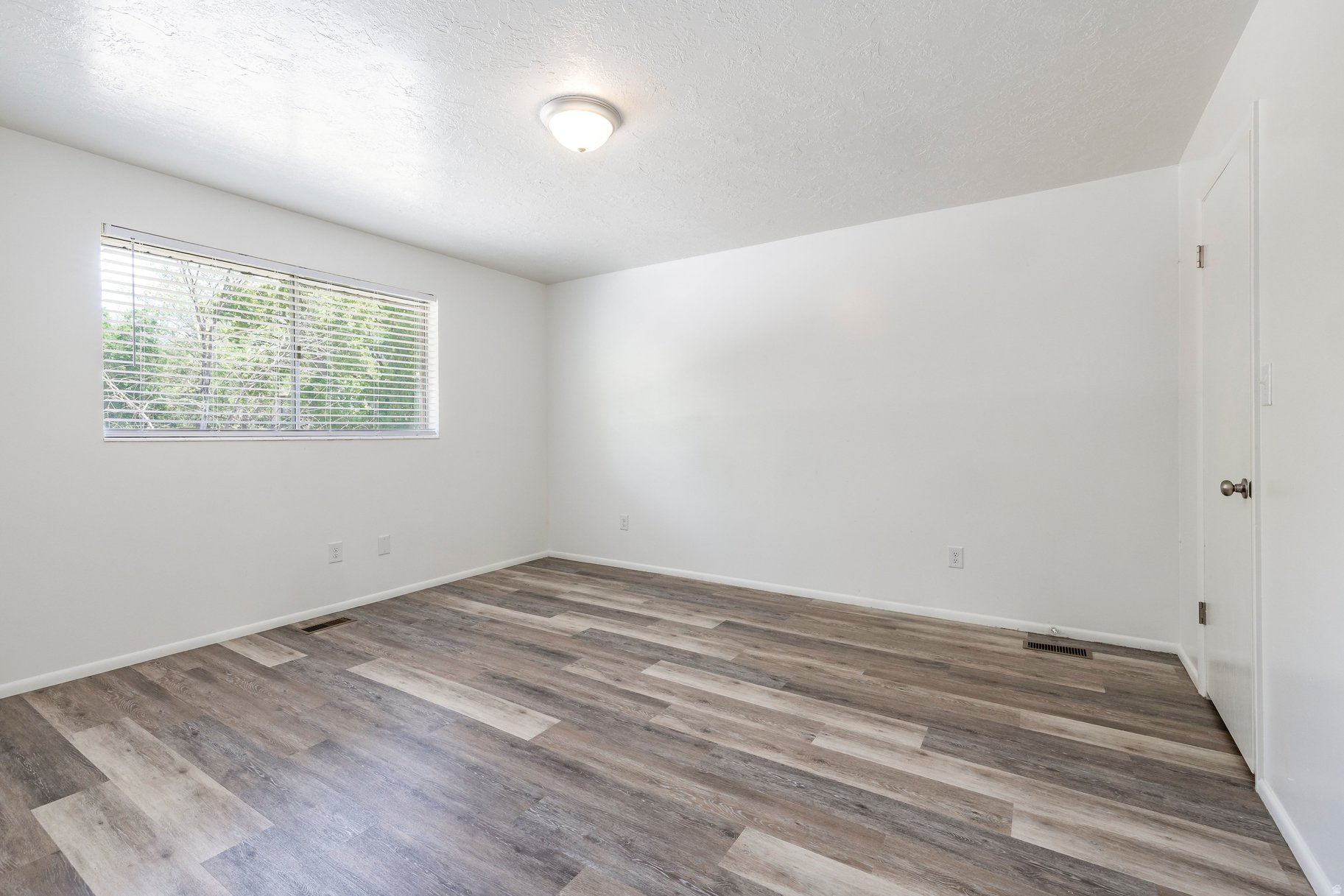 PARKWOOD ESTATES - Residential Income