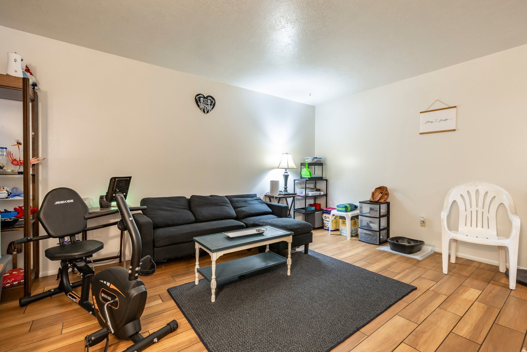PARKWOOD ESTATES - Residential Income