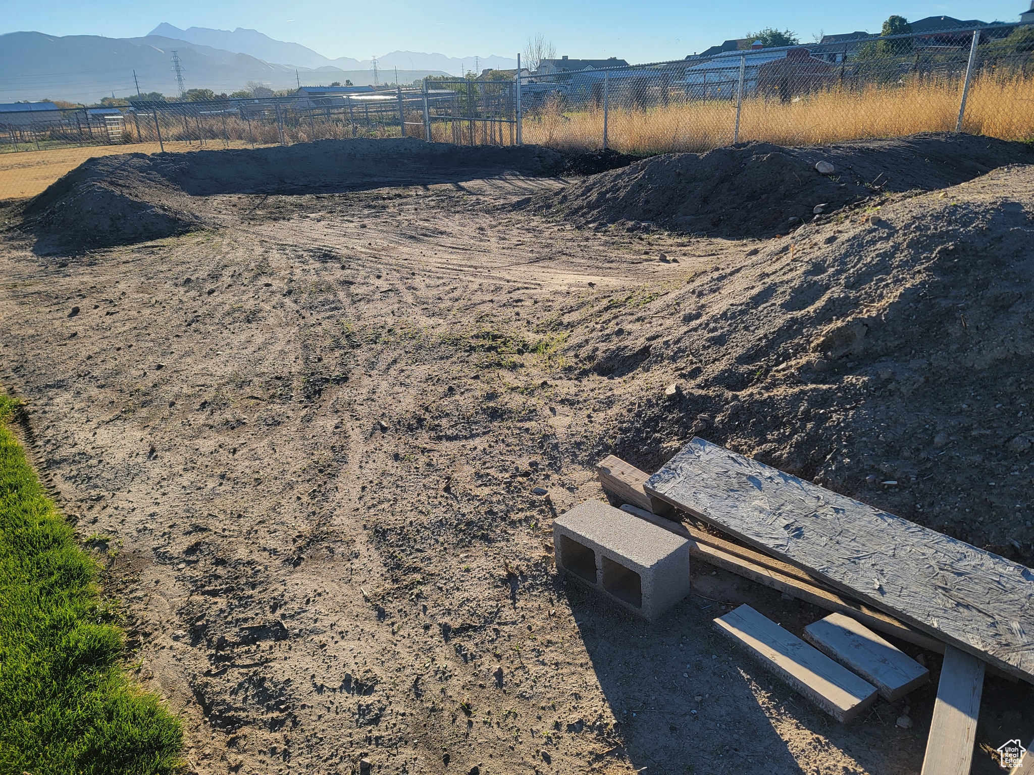 COUNTRY LIVING #1 - Residential