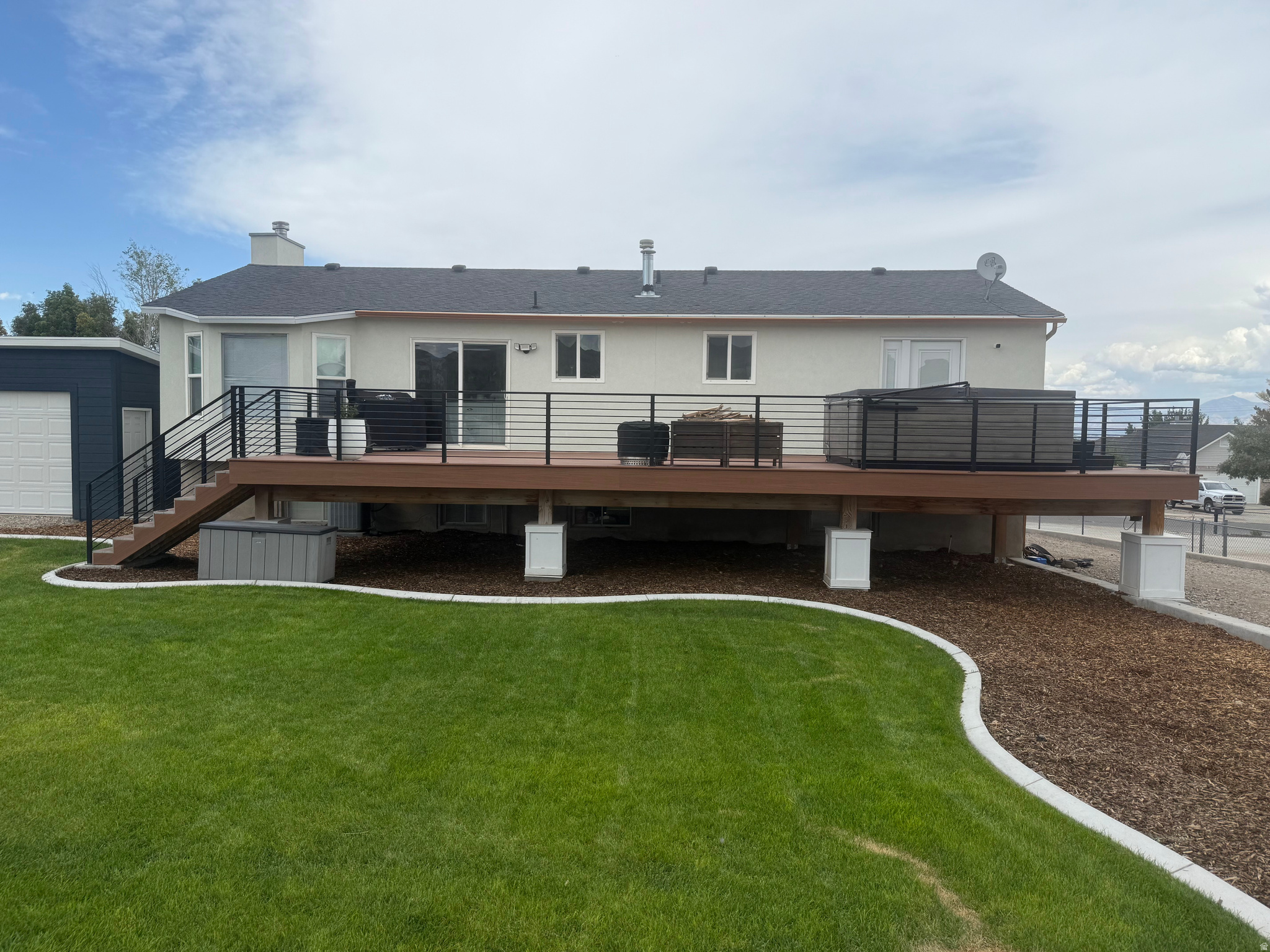 COUNTRY LIVING #1 - Residential