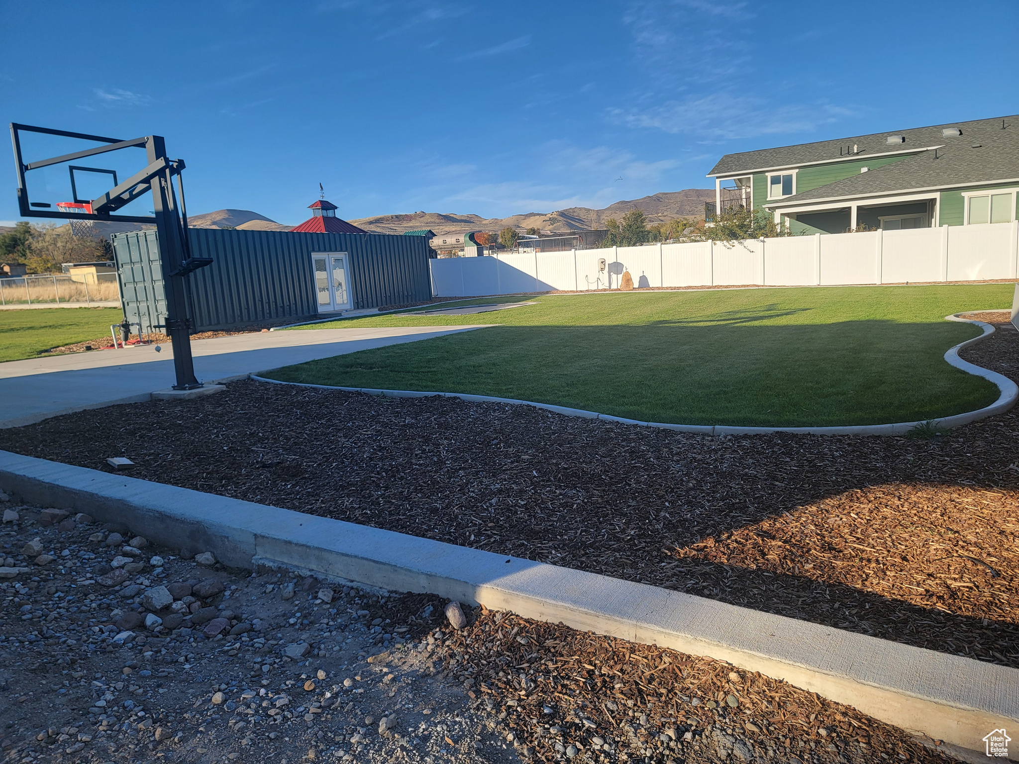 COUNTRY LIVING #1 - Residential