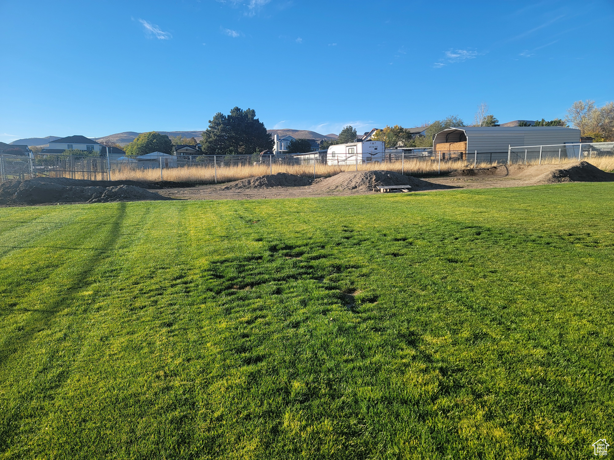 COUNTRY LIVING #1 - Residential