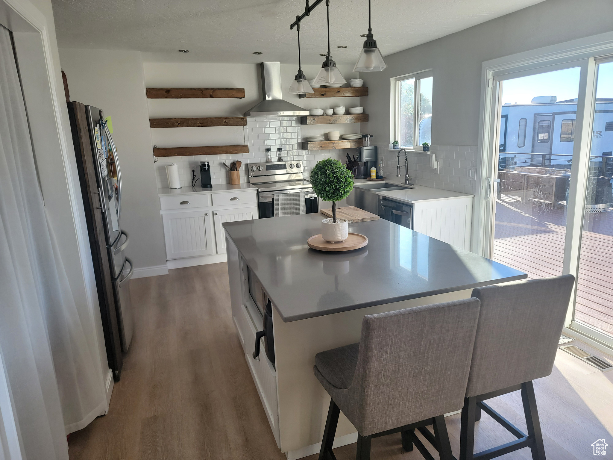 COUNTRY LIVING #1 - Residential