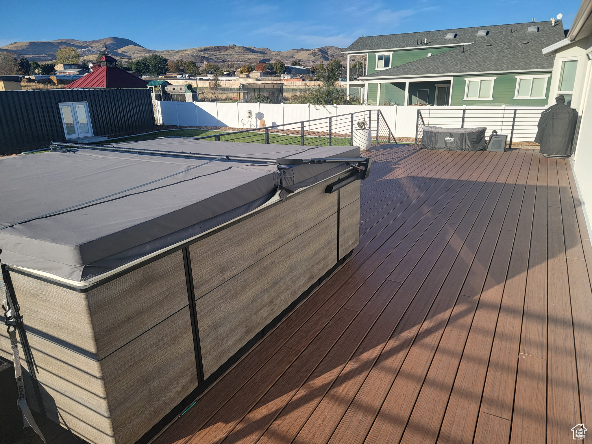 COUNTRY LIVING #1 - Residential