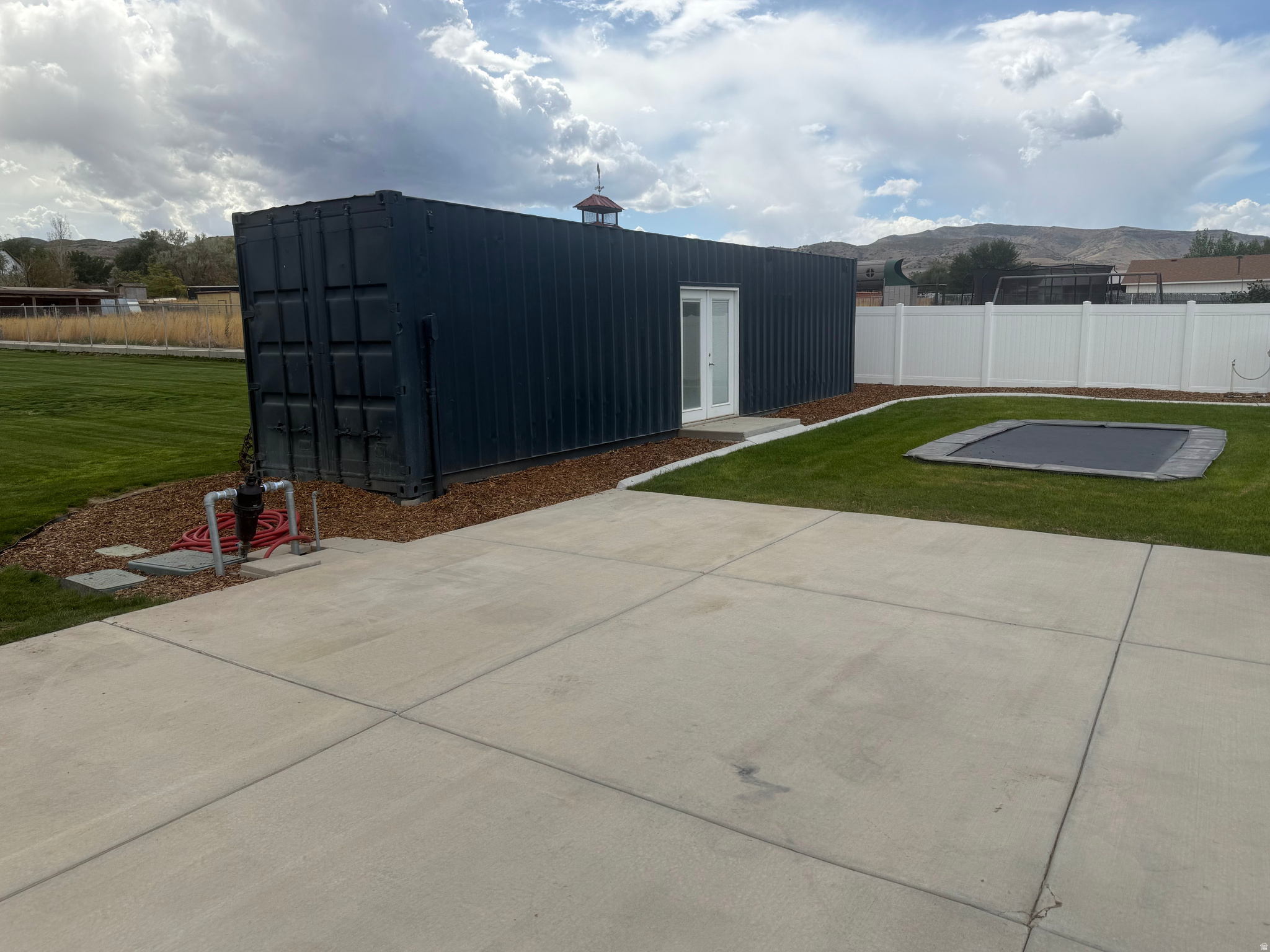 COUNTRY LIVING #1 - Residential